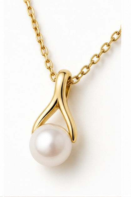 Minimalist Pearl Pendant Necklace