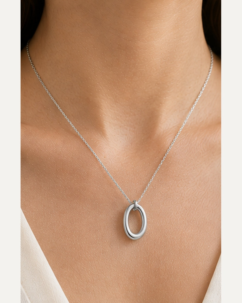 Oval Pendant Chain Necklace